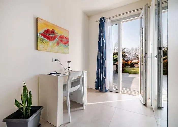 Mirasole House *